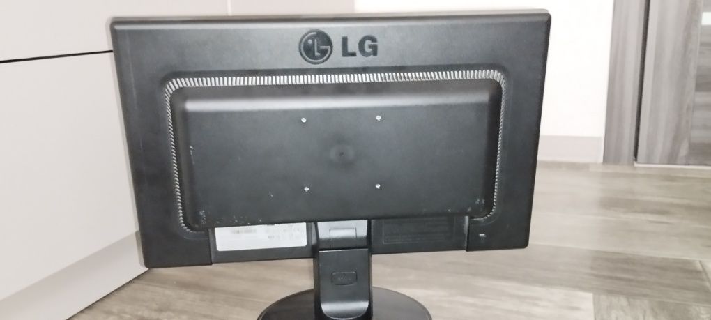 Продам монитор LG