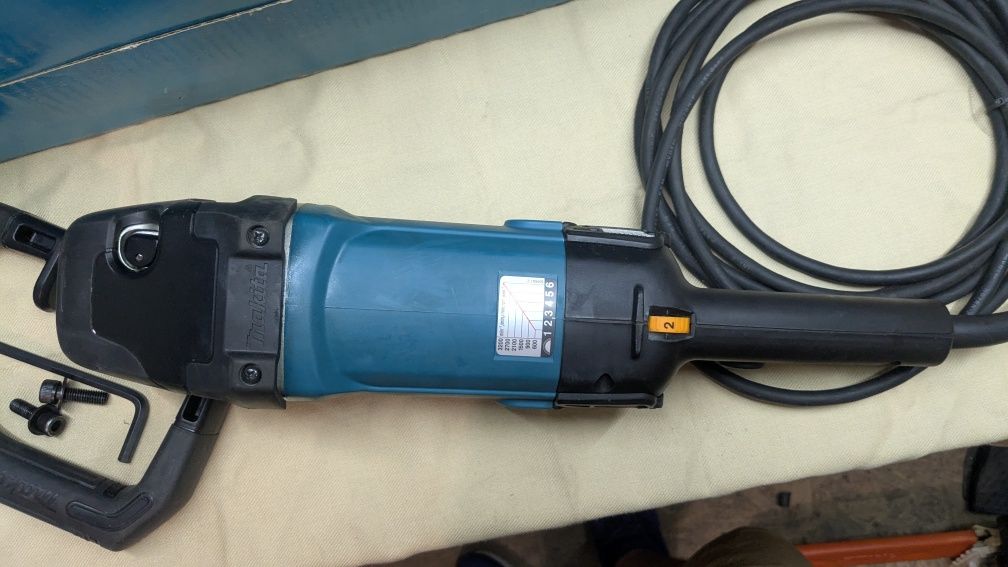Полірувальна машинка Makita 9237CB