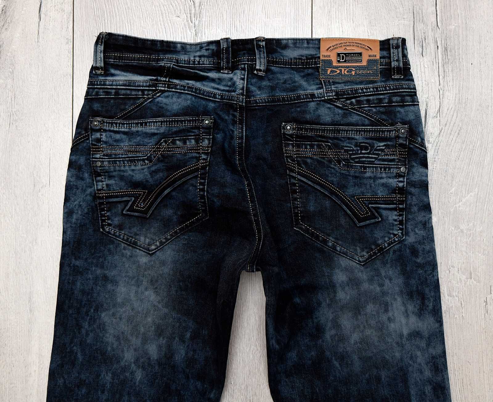 Spodnie jeansowe firmy DTG Jeans r.33, Piekny wzor i elastyczne