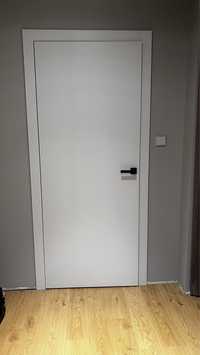 Drzwi Polskone z klamką magnetyczną