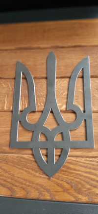 Герб України з металу тризуб