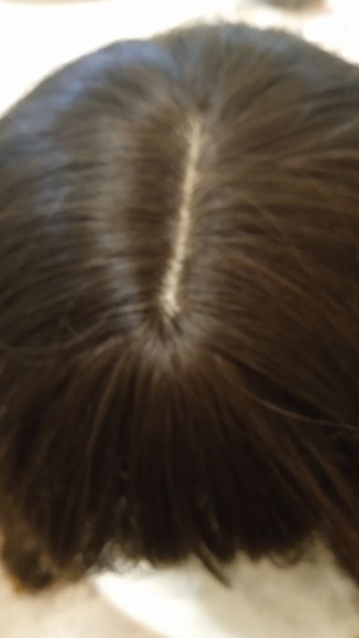 Парик средней длины