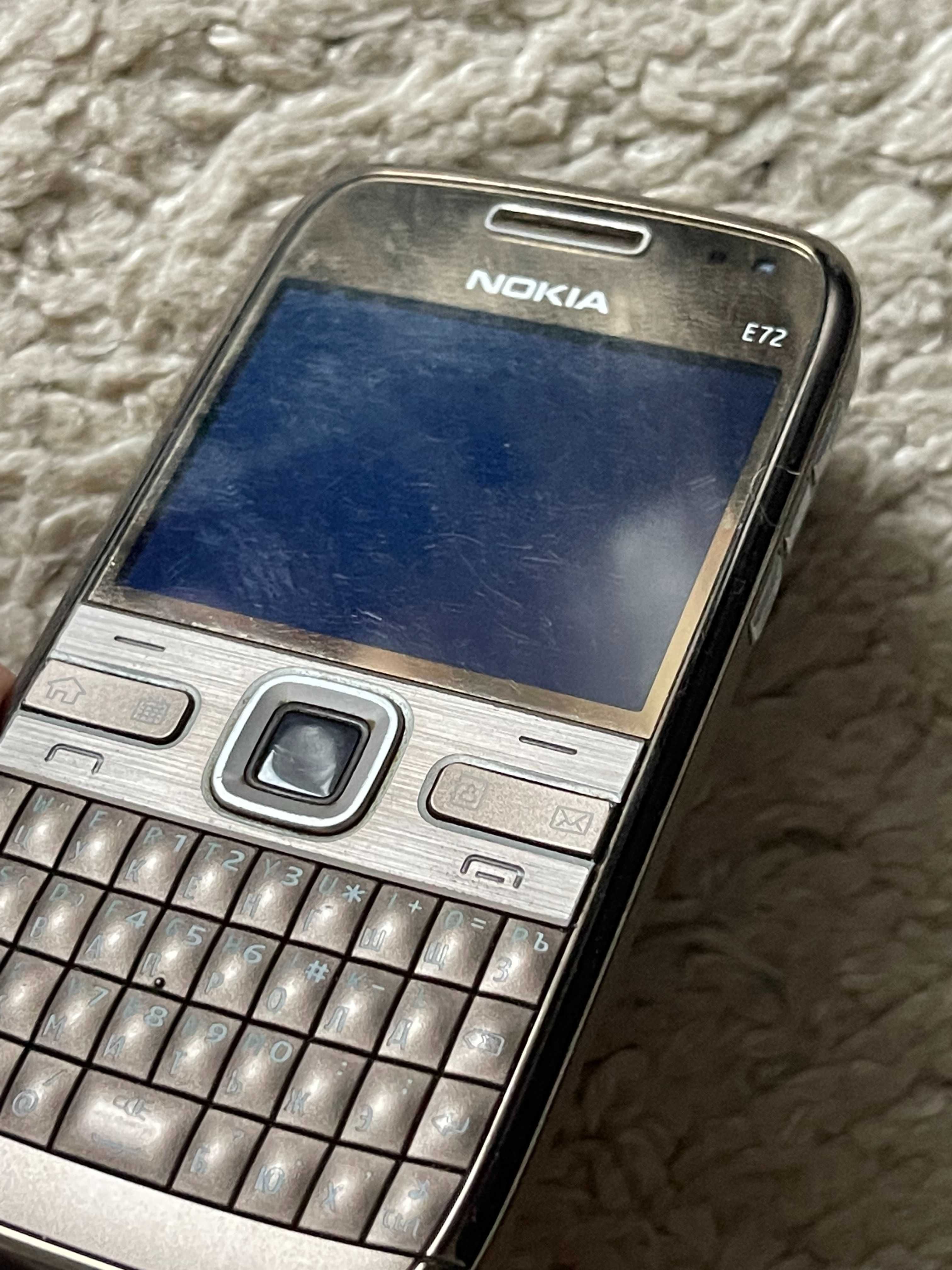 Телефон Nokia e72 series gold (комплект)