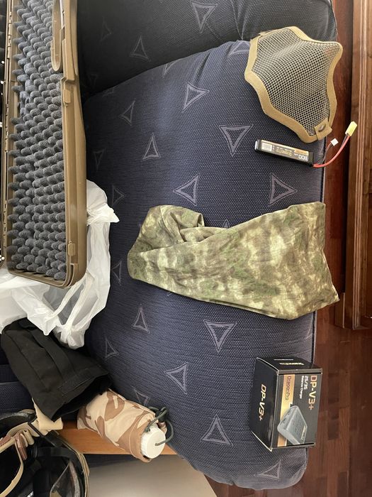 Vendo varias armas de airsoft + capacete + oculos e acessorios