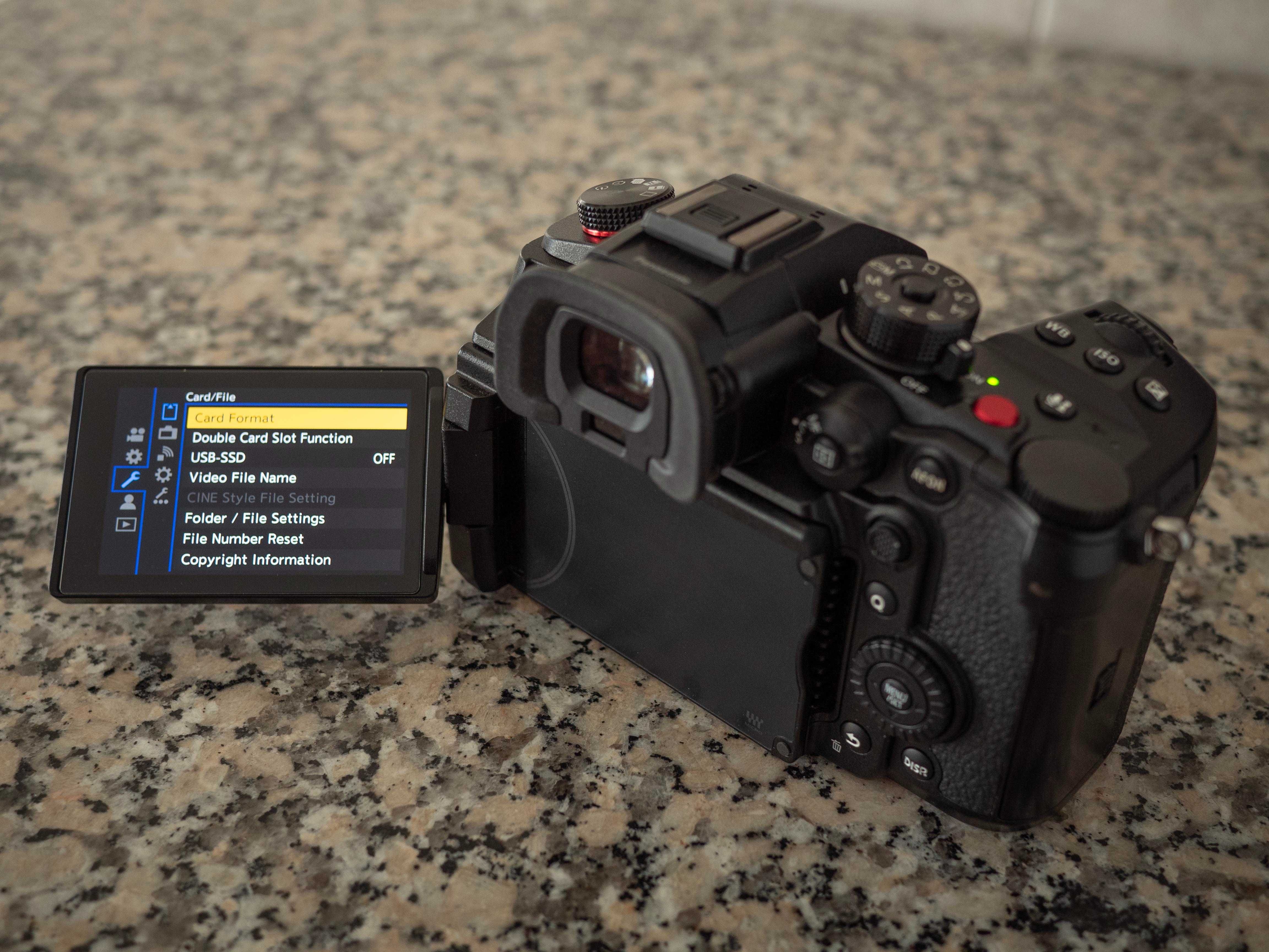 Panasonic Lumix GH6 como nova.