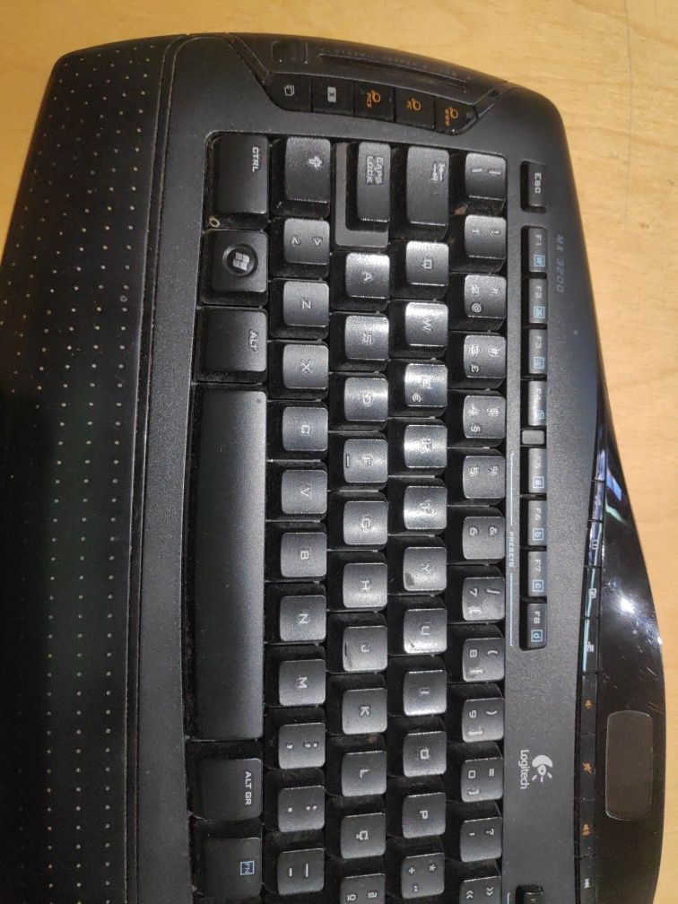 Logitech MX 3200 teclado e rato sem fios