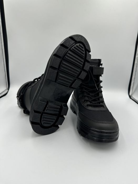 Botki czarne Dr.Martens 38 nowe z defektem