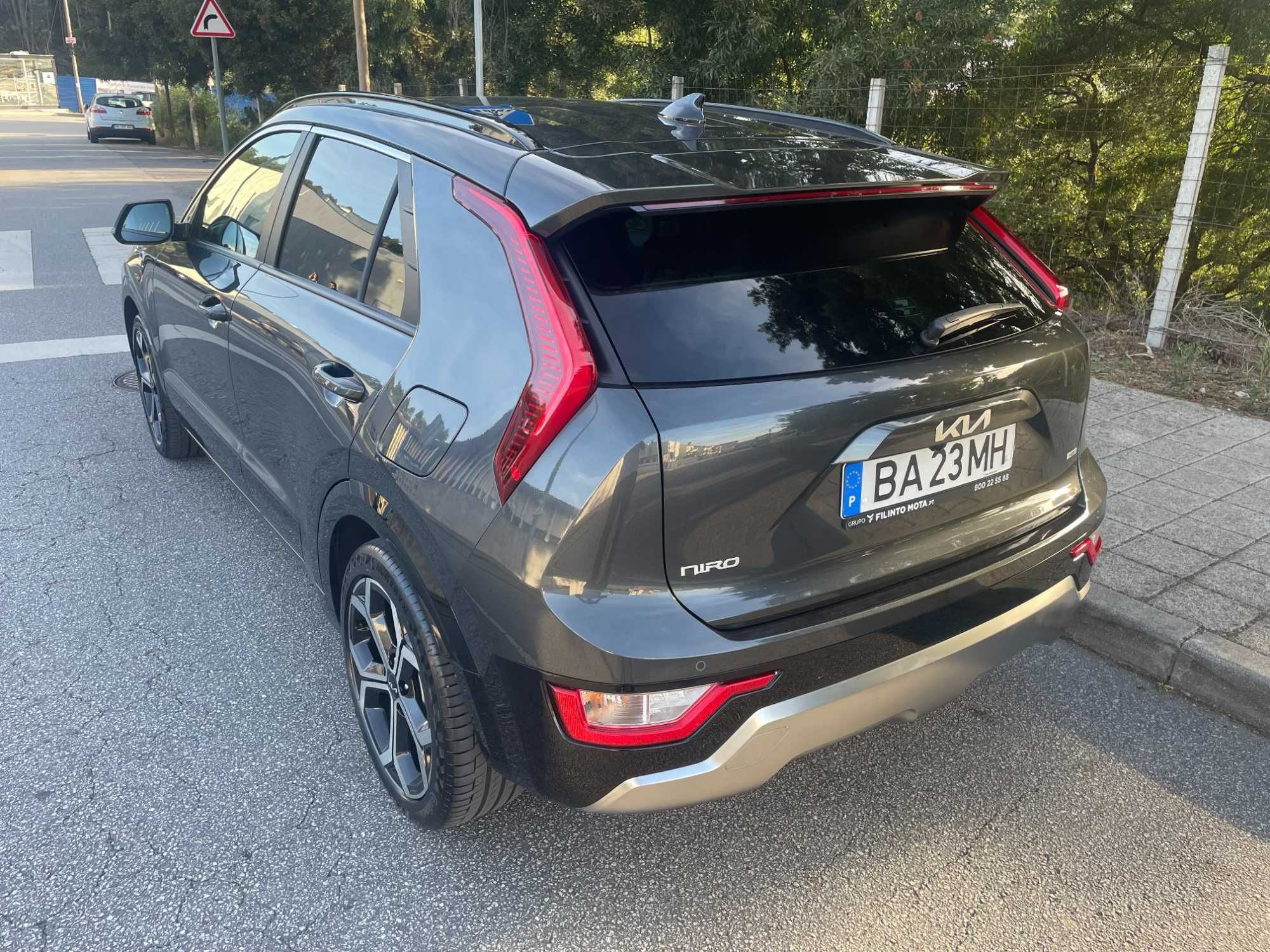 Kia Niro 1.6 HEV Tech • 2023 • 30.000 km • Como Novo