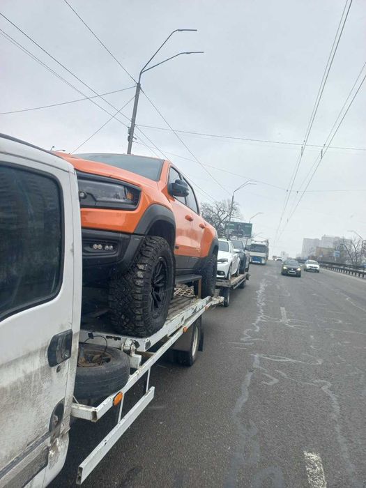 ЕВАКУАТОР / Послуги евакуатора / Перевезення авто Львів-Київ