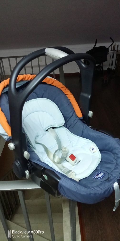 Ovo da marca chicco com isofix