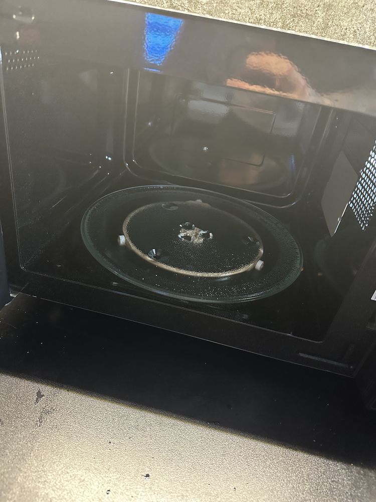 Mikrofalówka Hisense H23MOBSD1HUK 23L 800W