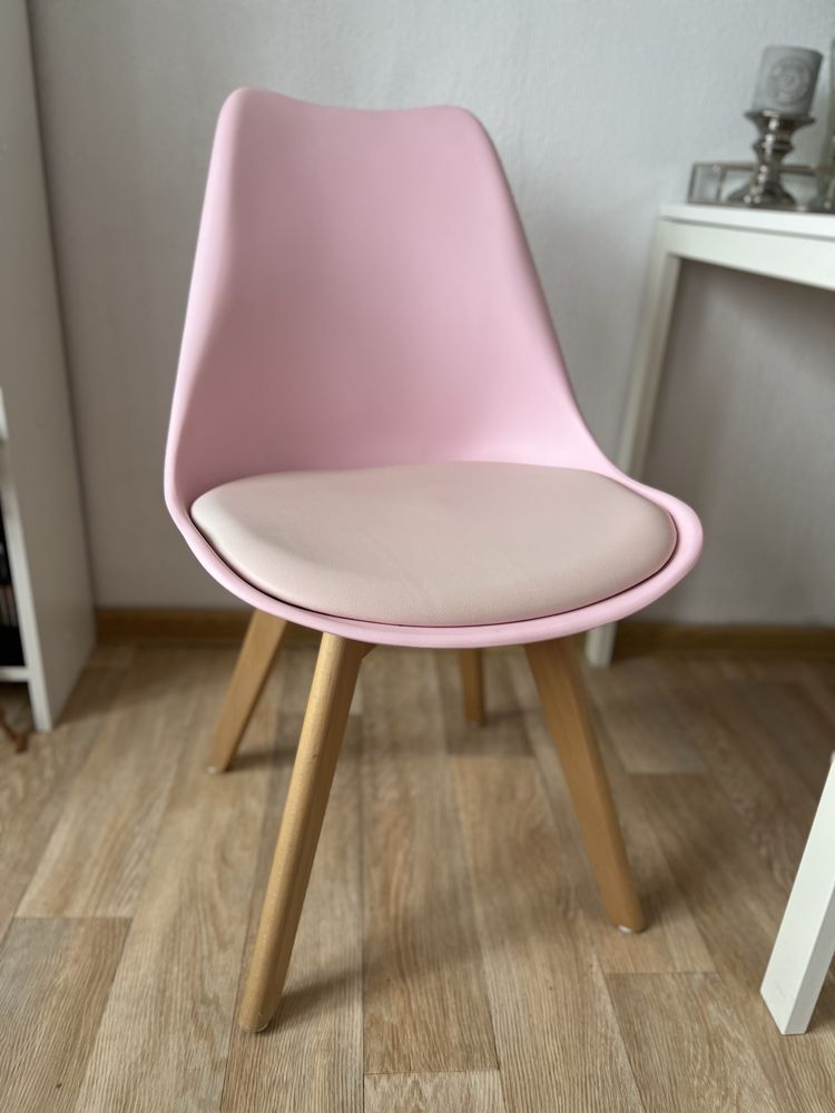 Krzesło różowe