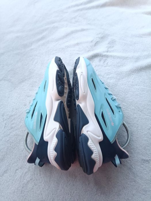 Женские кроссовки Adidas Ozweego р37.5-38