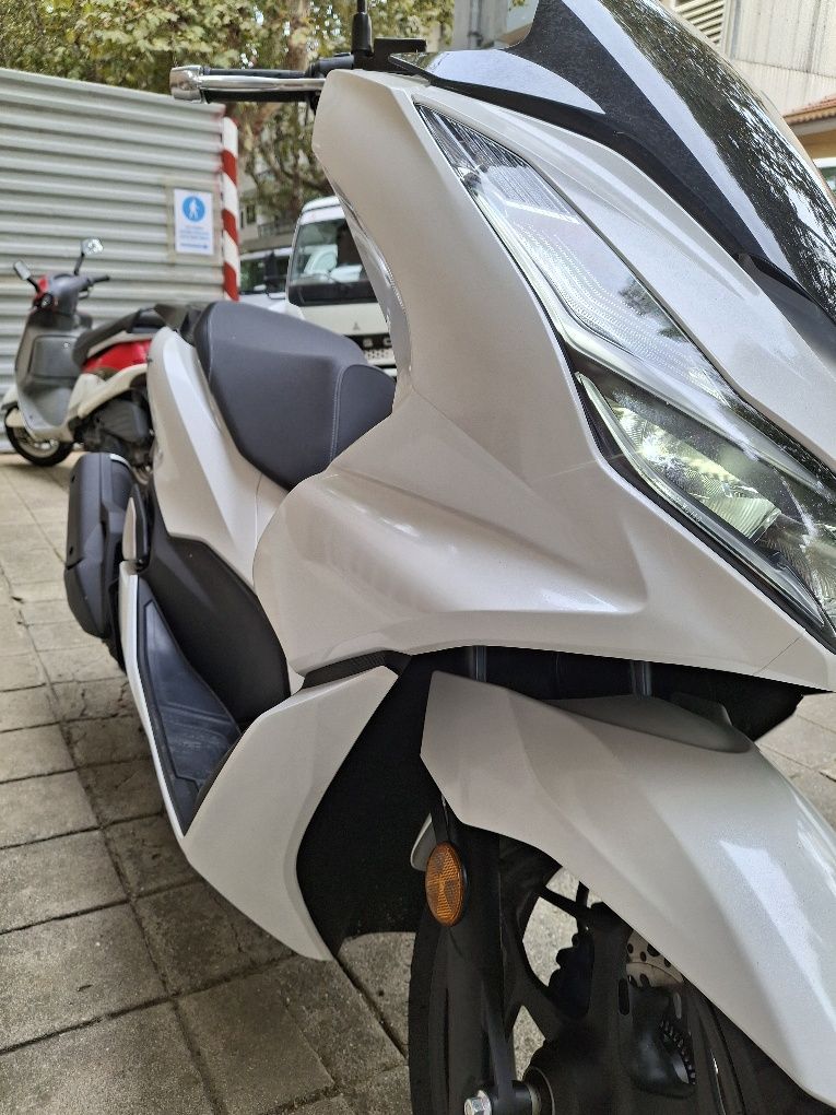 Honda PCX 125 poucos kms
