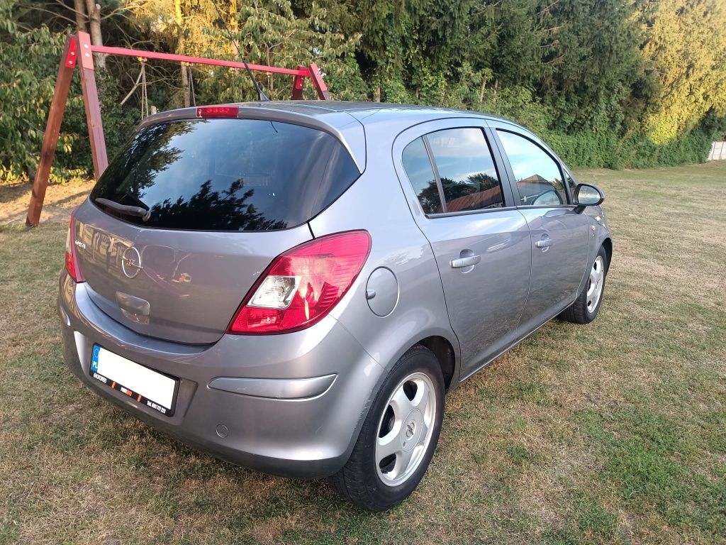Opel Corsa 1.4 16V 100 KM 2010r salon Polska