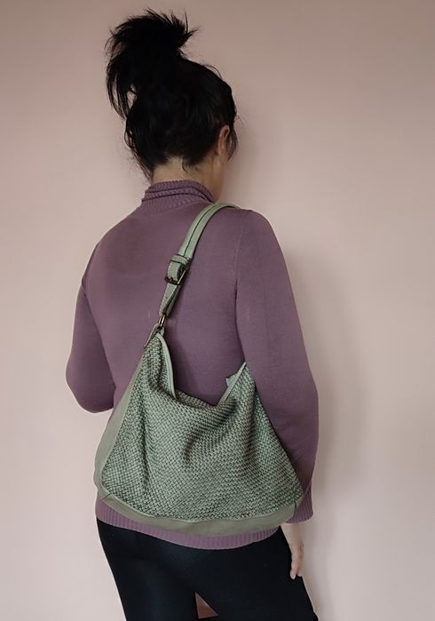 Шкіряна плетена сумка в стилі хобо , з вареної шкіри Vera Pelle