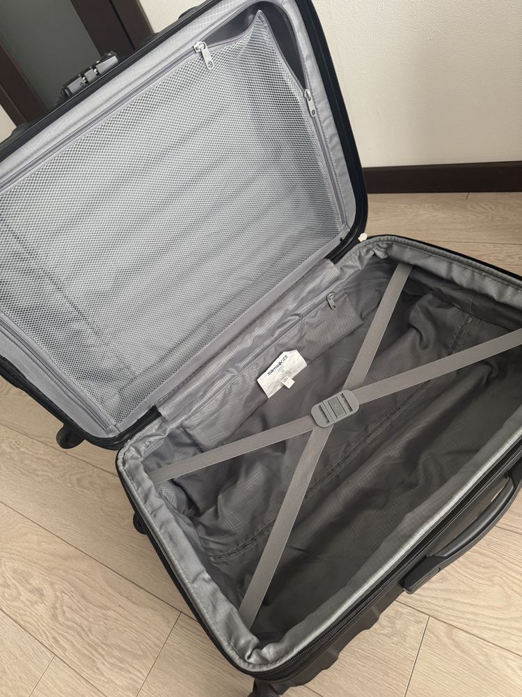 валіза Samsonite S M середня ручна поклажа чемодан полікарбонат