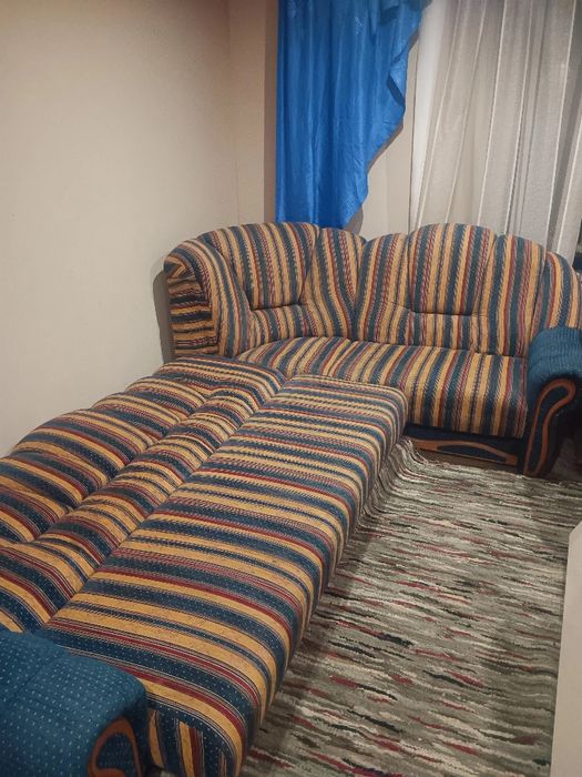 Duży naroznik  z fotelami