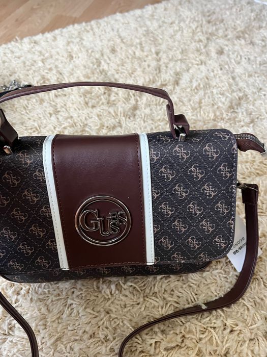 Продам сумочки Guess