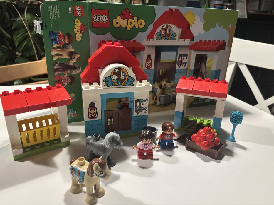Lego duplo stajnia z kucykami
