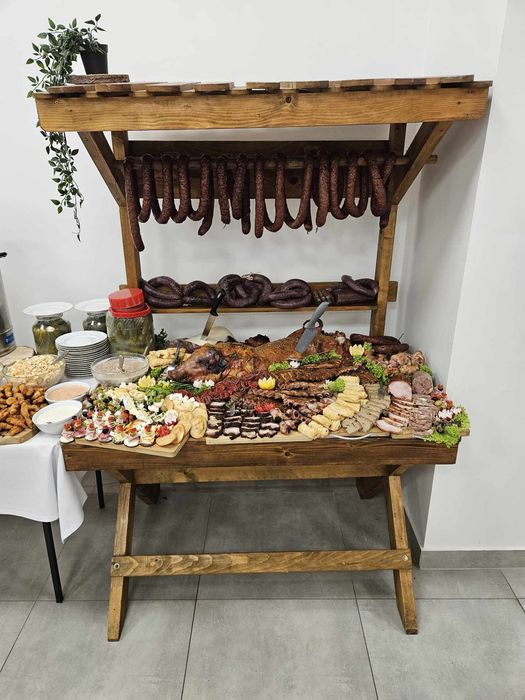 Stół wiejski, stół szwedzki, prosię pieczone , jagnię, kiełbasa , dzik