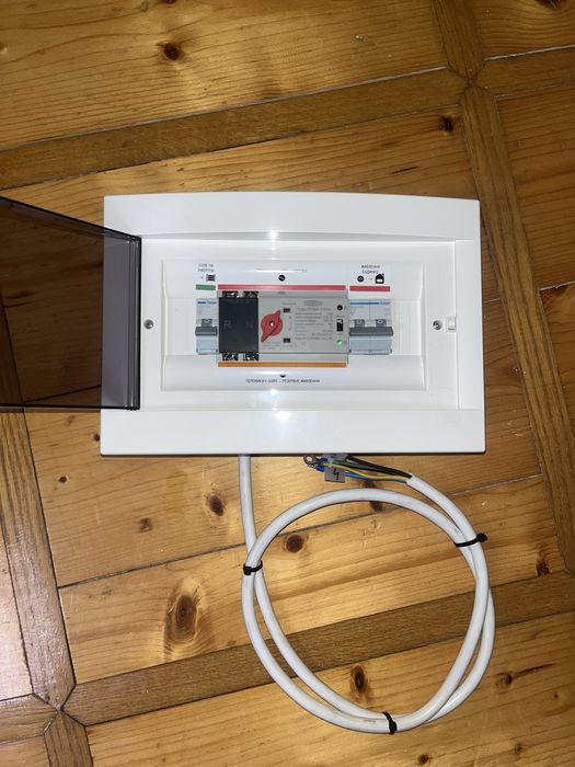 Щит автоматичного вводу резерву (АВР), інвертор, акумулятор, инвертор