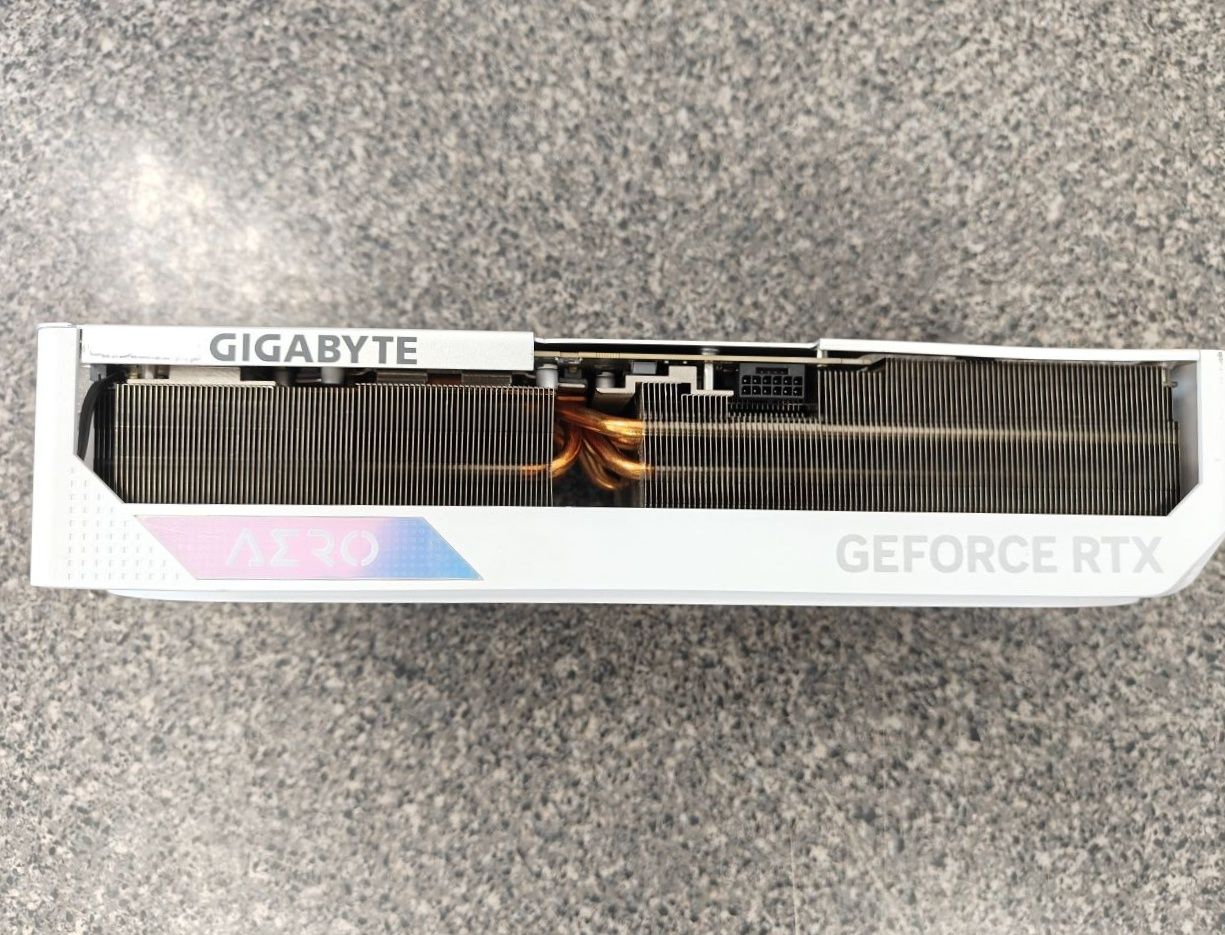 Топова відеокарта Белая ! GIGAYTE RTX 4080-16 Gb  Гарантия ! Любые тес