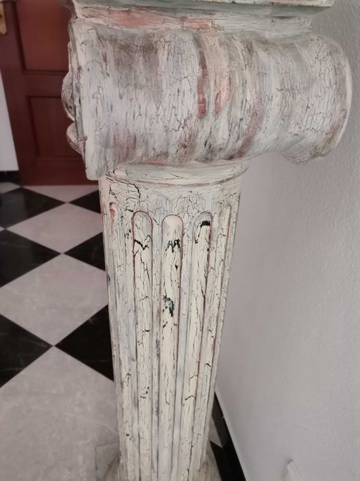 Coluna e busto em marfinite (com novas)