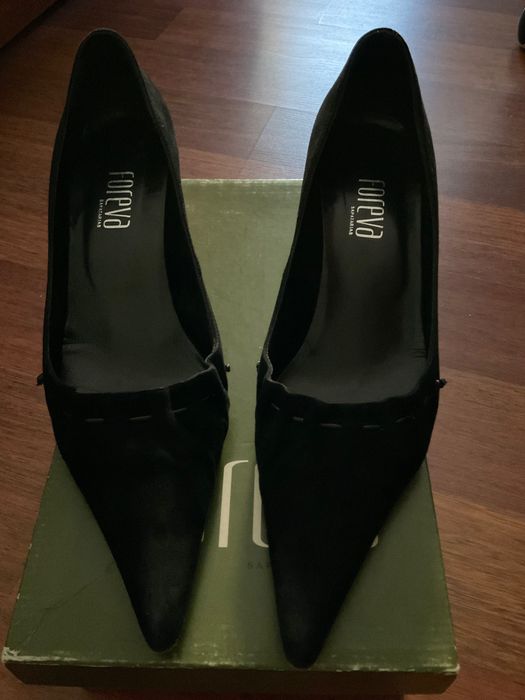 Sapatos de camurça pretos