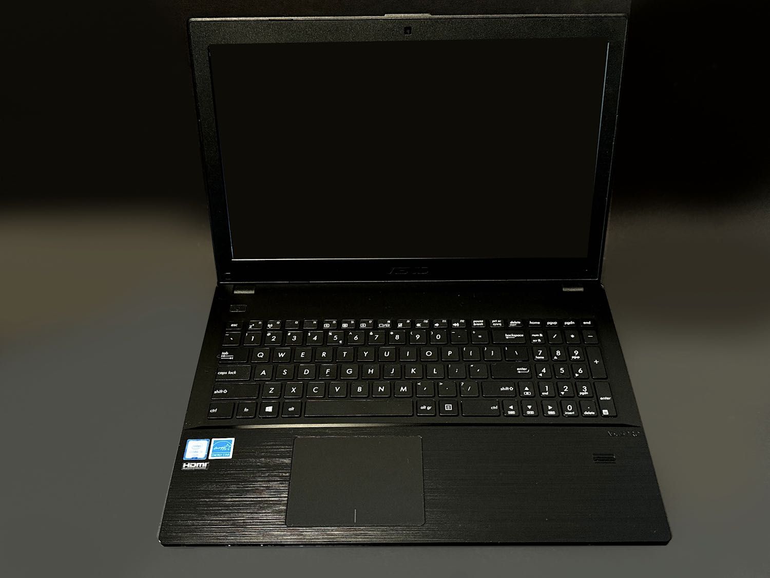 Laptop Asus Pro 6-Gen Core i5 DDR4-8GB SSD Czyt. linii W11 4H Notebook