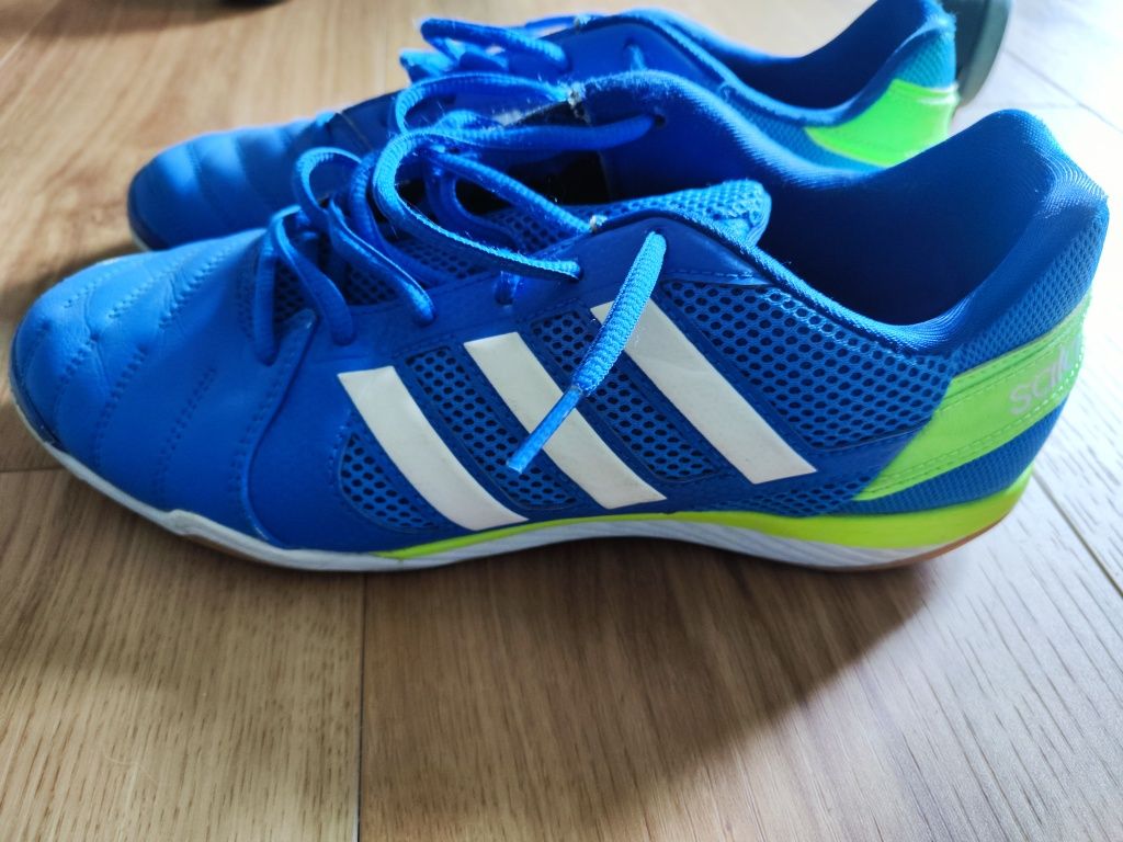 Buty halowki do piłki nożnej Adidas FV2551