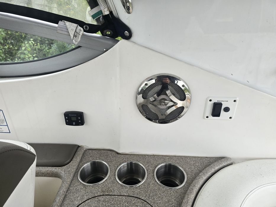 Łódź motorowa Rinker 280 express cruiser