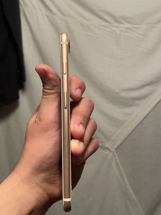 Айфон 8 плюс на 256 гб   86 %АКБ меняный но оригинальный