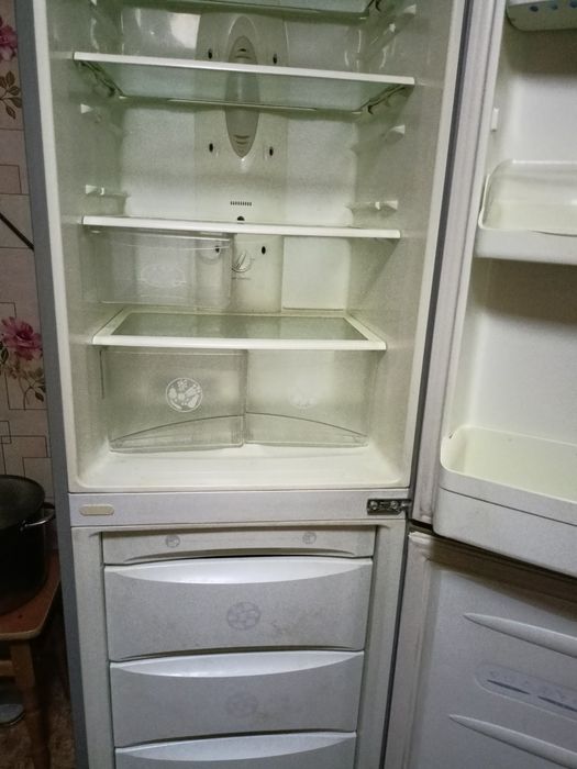 Продам холодильник