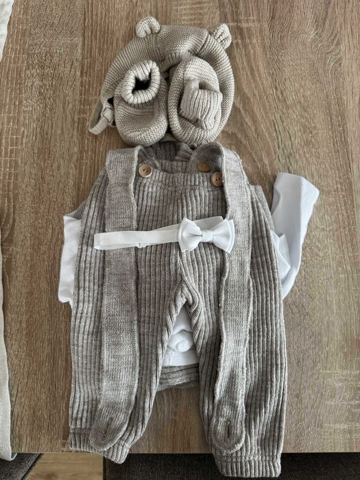 Komplet ubranek chrzciny itp. chłopiec Zyzio i Zuzia czapka, buty HM