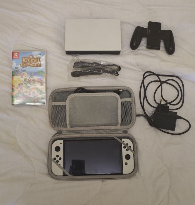 NINTENDO SWITCH OLED BRANCA  + Caixa + Jogo Animal Crossing