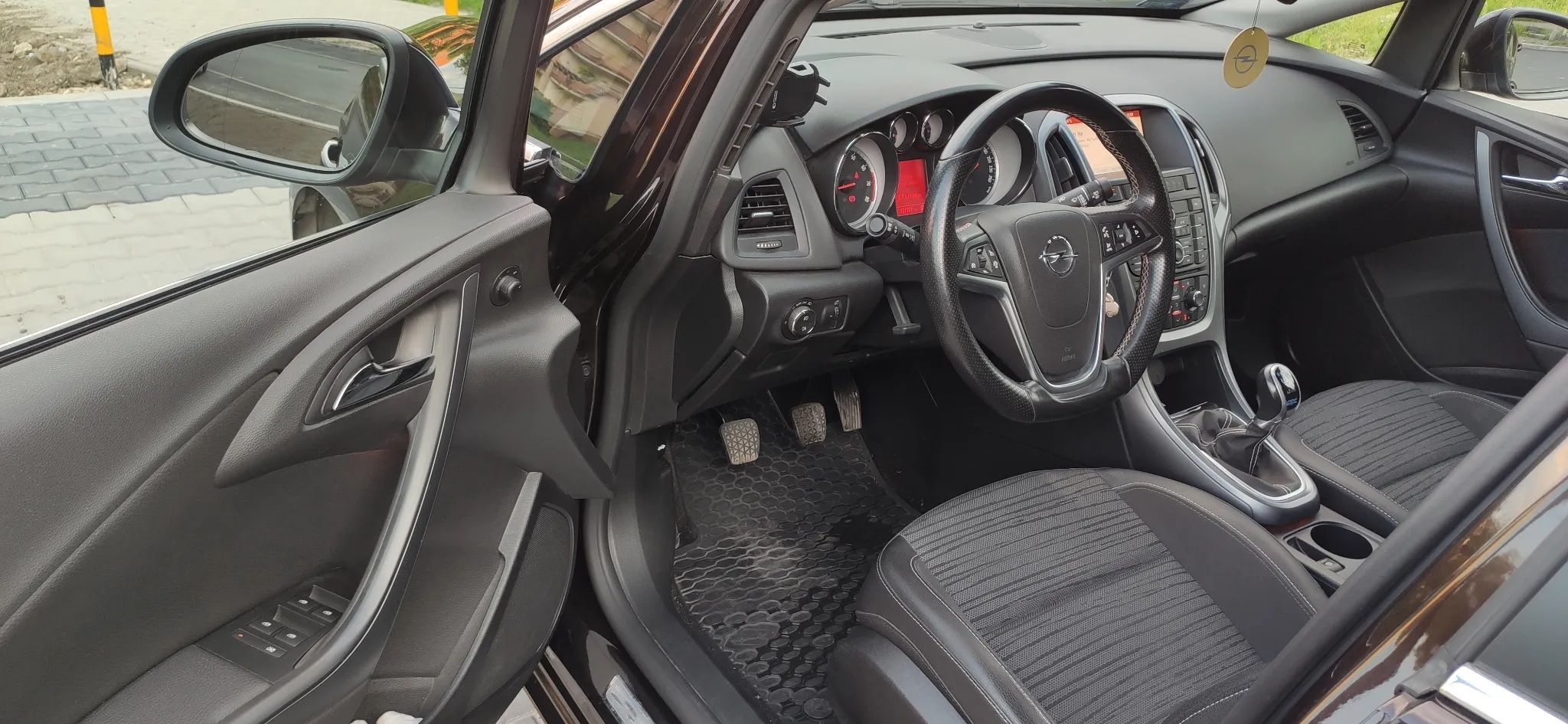Opel Astra Pierwszy właściciel, stan techniczny bardzo dobry.