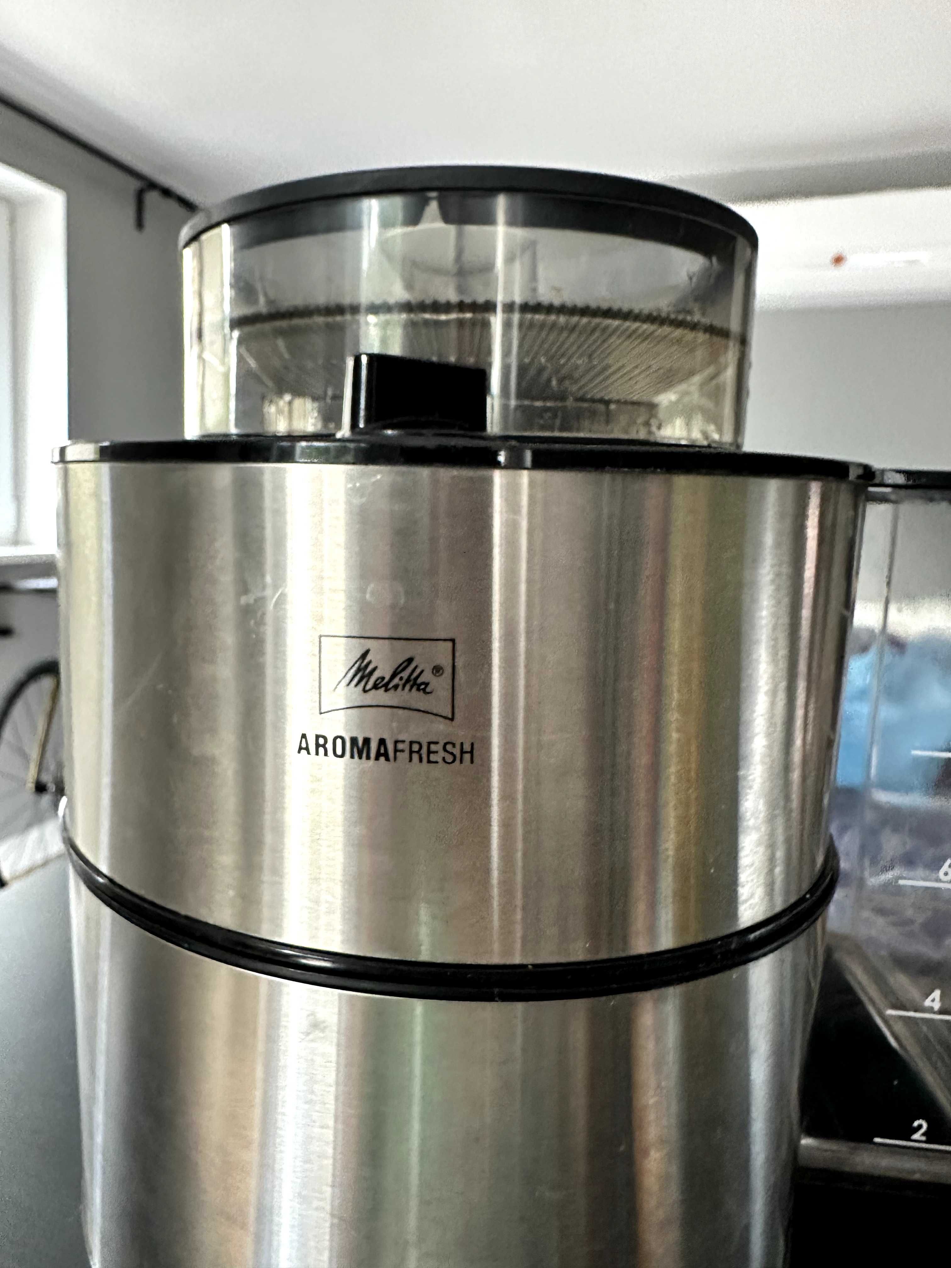 Ekspres przelewowy Melitta Aroma Fresh 1021-04 z młynkiem żarnowym