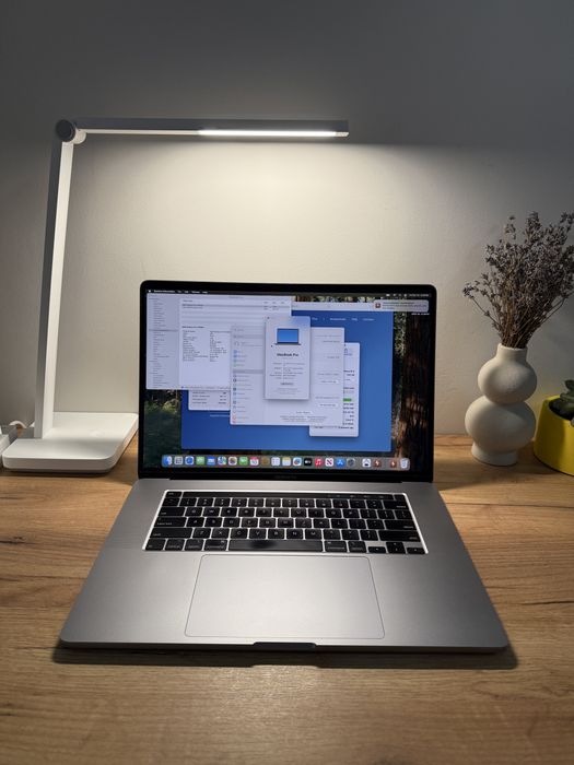 MacBook Pro 16 2019 8-Core i9 32Gb 2Tb SSD Radeon 8GB