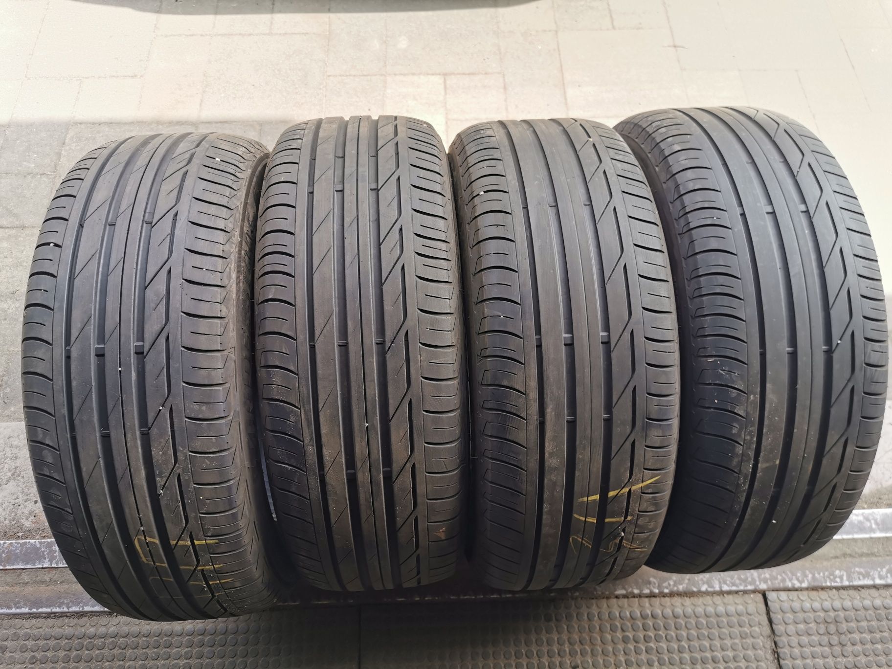 Летняя резина 225/55 R17 Bridgestone Turanza Runflat