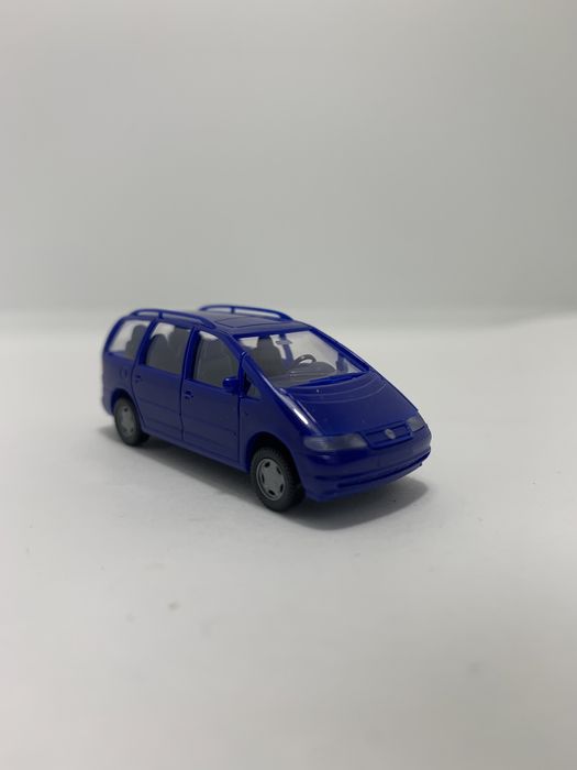 Volkswagen Sharan da Wiking escala H0 1/87