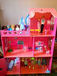 Будинок для ляльок і іграшок