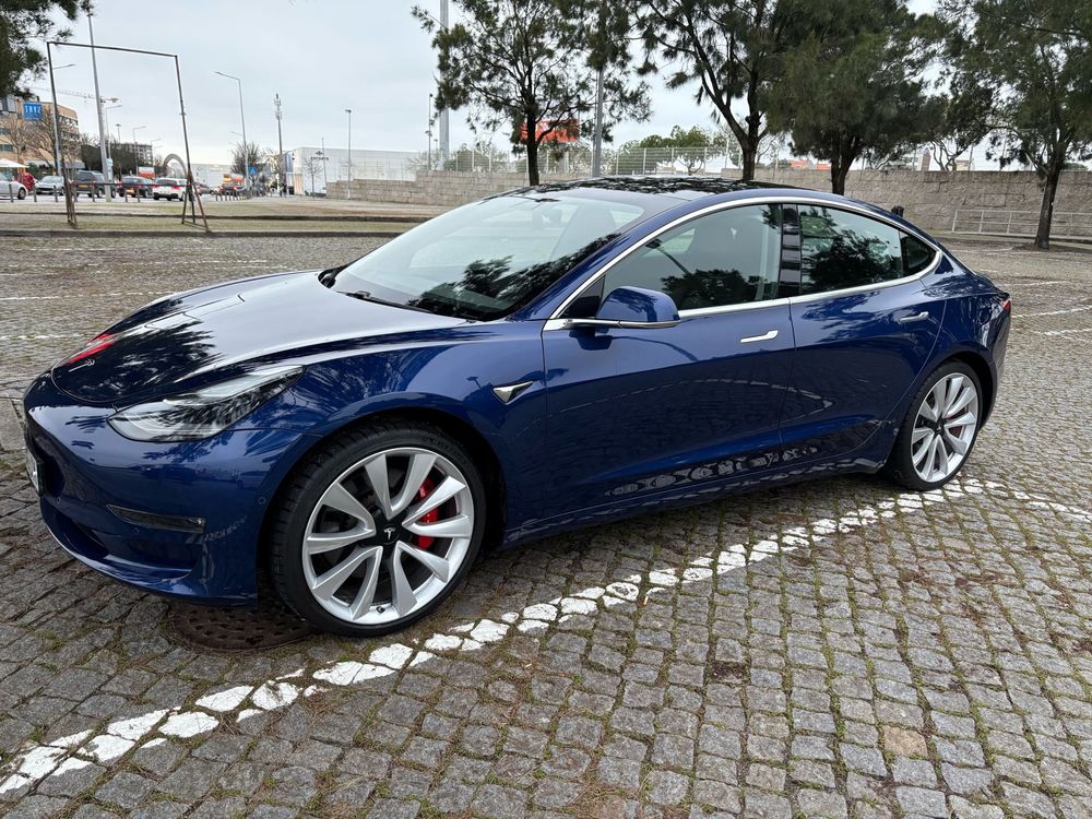 Tesla Model 3 Performance