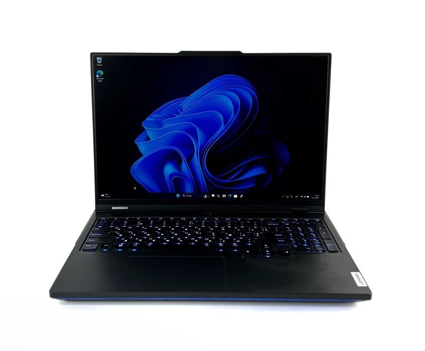 Lenovo Legion Pro 7 / i9-13900HX / 32GB / 2.75TB SSD / RTX 4080 / 240H