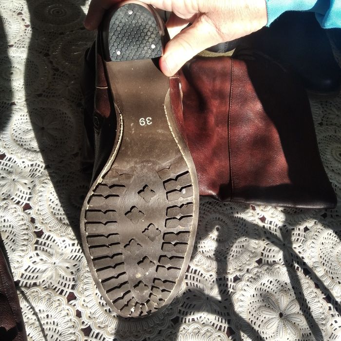 Жіночі черевики, високе взуття. Нові! Натуральна шкіра