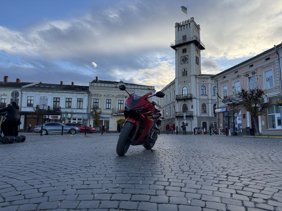 Продам Honda CBR 400 R