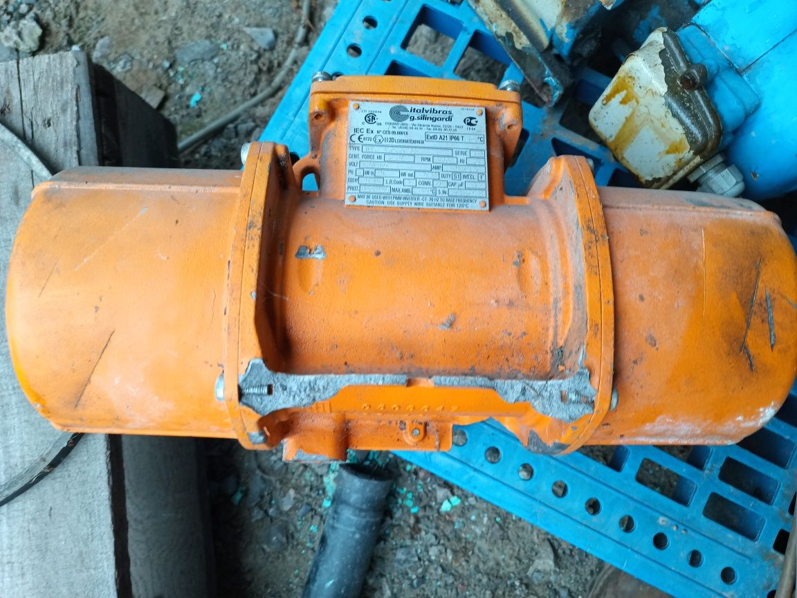elektrowibrator silnik wibracyjny przesiewaczy sortownik