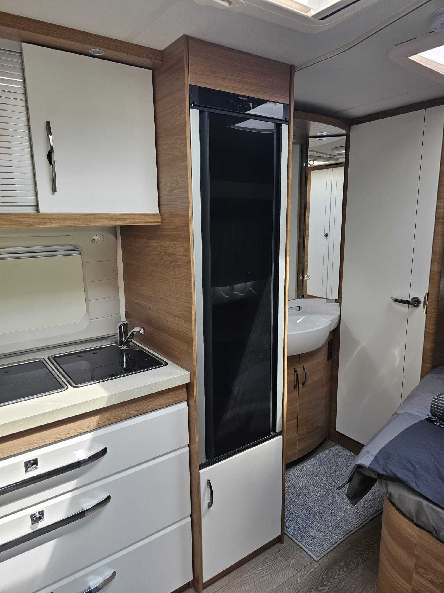 HOBBY DE LUXE dla 4/5 osób DMC 1350 - wynajem