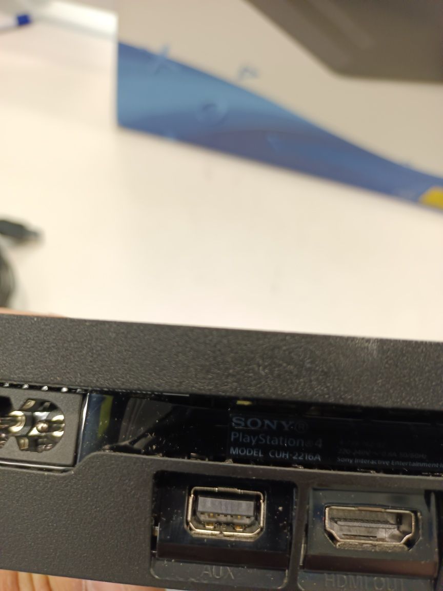 Konsola Ps4 500 gb +pud 1 pad Komis Madej Sc