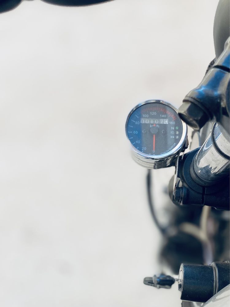 Suzuki GN250 **cafe racer** (troco por N max ou x max )